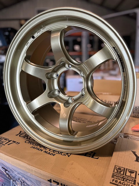 Advan RG-D2 17X8.5 -10 6x139.7 - Racing Gold Metallic