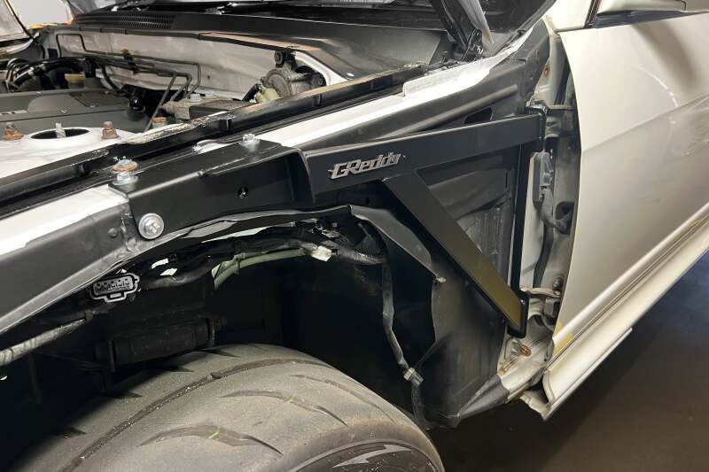 GReddy NISSAN SKYLINE R33 FRONT FENDER BRACE-thumbmail-1