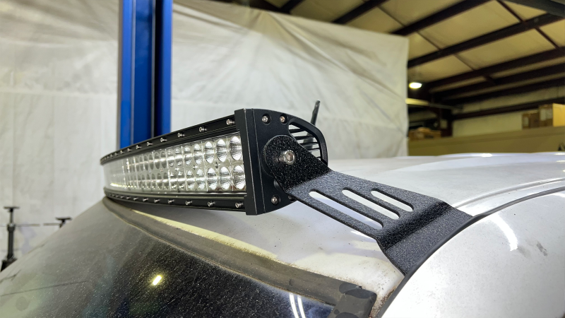 Fishbone Offroad 99-06 Chevrolet Silverado/Tahoe/Suburban Roof Mounted 50in Lightbar Bracket - Black-thumbmail-4