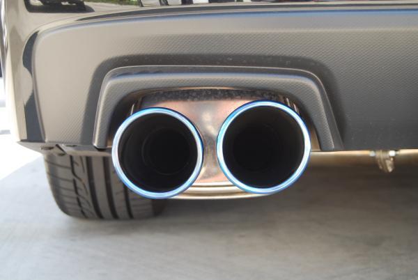 Invidia 15+ Subaru WRX/STI 4Dr Q300 Twin Outlet Rolled Titanium Burnt Quad Tip Cat-Back Exhaust-thumbmail-2