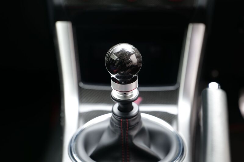 HKS 15-21 Subaru WRX STI 6MT Carbon Shift Knob-thumbmail-4