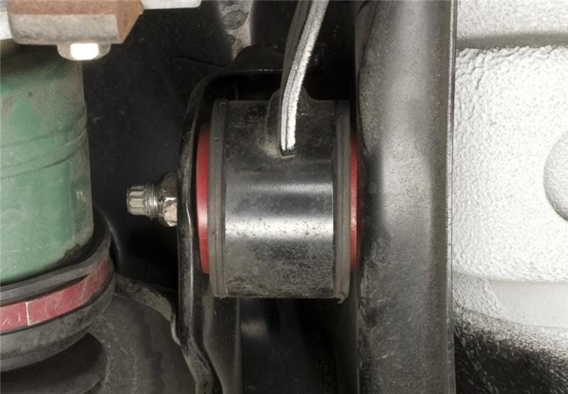 Perrin 02-07 WRX/STi Rear Differential / Subframe Lockdown System-thumbmail-10
