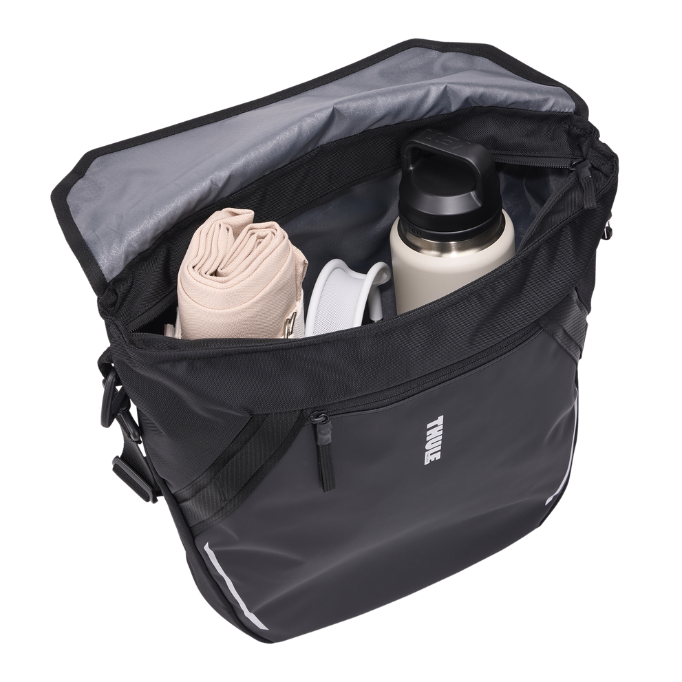 Thule Chasm Courier 22L w/Inlock - Black — MPN 3205468 — product view 1