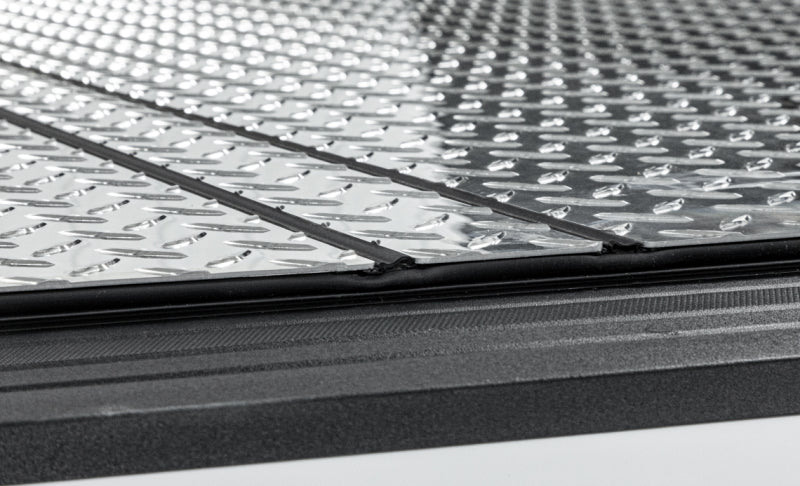 Access LOMAX Pro Series Tri-Fold Cover 15-19 Chevy Colorado 6ft Bed - Blk Diamond Mist-thumbmail-19
