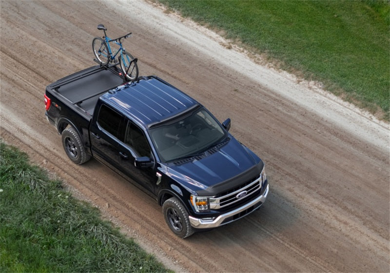 Roll-N-Lock 19-22 Chevrolet Silverado 1500 (w/o Carbon Pro - 69.9in.) E-Series XT Retractable Cover-thumbmail-2