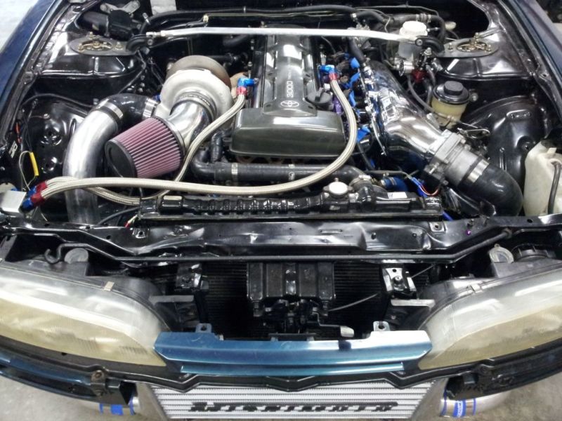 Mishimoto Universal Silver R Line Intercooler Overall Size: 31x12x4 Core Size: 24x12x4 Inlet / Outle-thumbmail-10