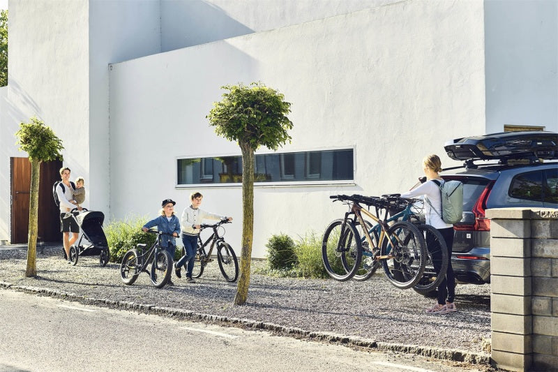Thule Apex XT 4 - Hanging Hitch Bike Rack w/HitchSwitch Tilt-Down (Up to 4 Bikes) - Black-thumbmail-6