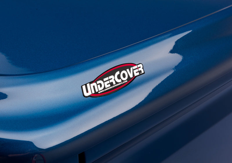 UnderCover 15-20 Chevy Colorado/GMC Canyon 6ft Lux Bed Cover - Pull Me Over Red-thumbmail-21