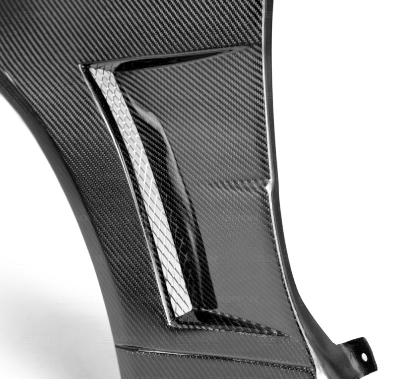 Seibon 99-01 Nissan Skyline R34 NSW-Style Carbon Fiber (Gloss Finish) Fenders (Pair)-thumbmail-3