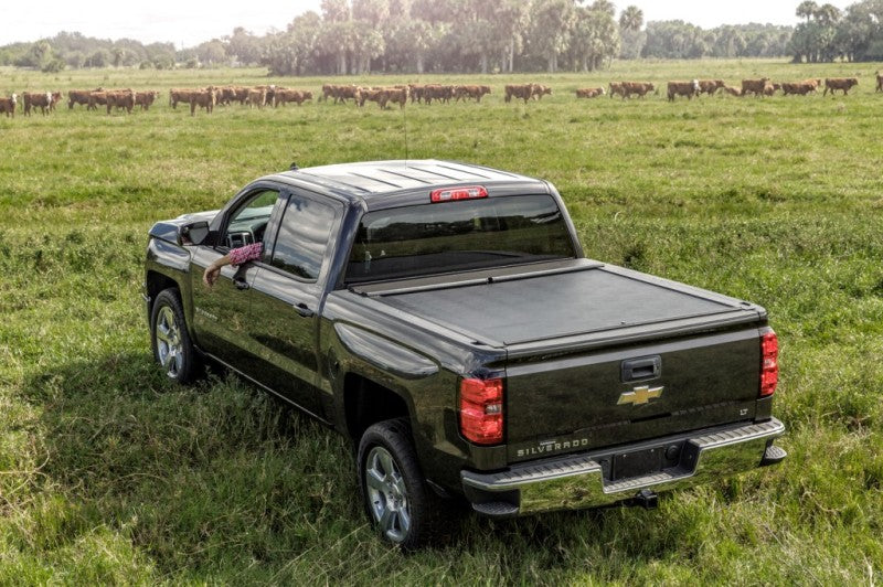 Roll-N-Lock 15-18 Chevy Colorado/Canyon XSB 59-2/16in M-Series Retractable Tonneau Cover