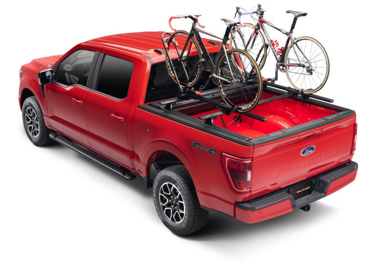Roll-N-Lock 19-22 Chevrolet Silverado 1500 (w/o Carbon Pro - 69.9in.) E-Series XT Retractable Cover-thumbmail-5