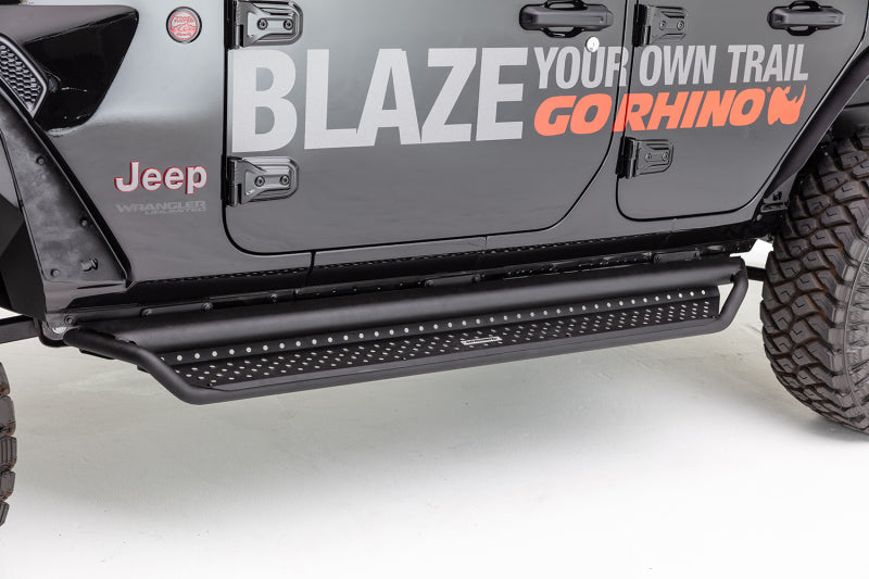 Go Rhino 15-20 Chevy Colorado Dominator Extreme D1 SideSteps Complete Kit w/SideStep + Brkts-thumbmail-3