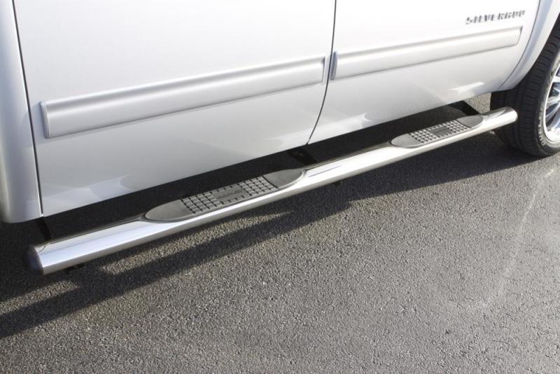 Lund 15-17 Chevy Colorado Crew Cab 4in. Oval Straight Steel Nerf Bars - Black-thumbmail-7