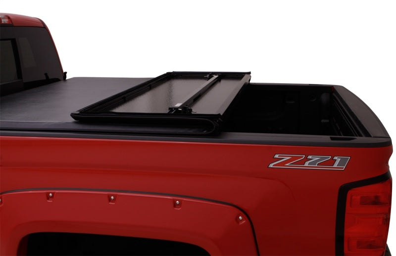 Lund 15-17 Chevy Colorado Fleetside (5ft. Bed) Hard Fold Tonneau Cover - Black-thumbmail-9