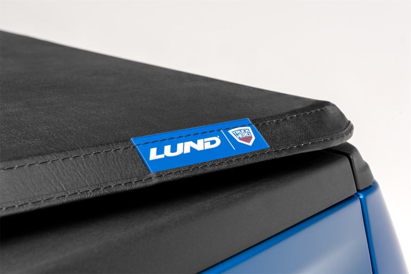 Lund 04-12 Chevy Colorado (5ft. Bed) Genesis Tri-Fold Tonneau Cover - Black-thumbmail-12