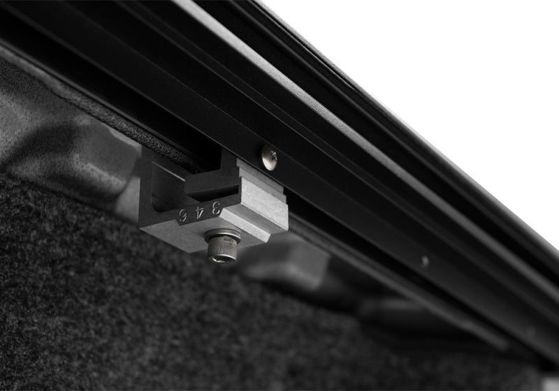 Roll-N-Lock 15-19 Chevrolet Colorado/GMC Canyon 59-1/8in A-Series Retractable Tonneau Cover-thumbmail-31