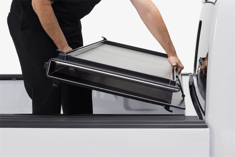 Access LOMAX Pro Series Tri-Fold Cover 15-19 Chevy Colorado 6ft Bed - Blk Diamond Mist-thumbmail-15