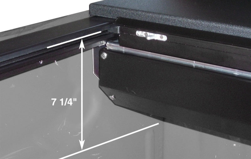 Roll-N-Lock 15-18 Chevy Colorado/Canyon XSB 59-2/16in M-Series Retractable Tonneau Cover-thumbmail-12