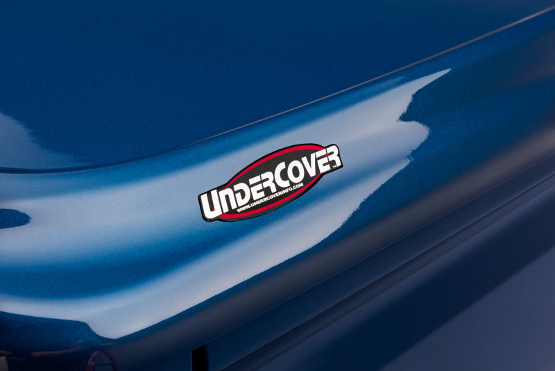 UnderCover 15-19 Chevy Colorado/GMC Canyon 5ft Lux Bed Cover - Summit White-thumbmail-16