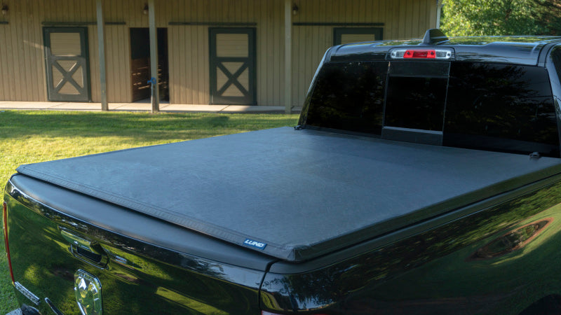 Lund 04-12 Chevy Colorado (5ft. Bed) Genesis Tri-Fold Tonneau Cover - Black-thumbmail-6