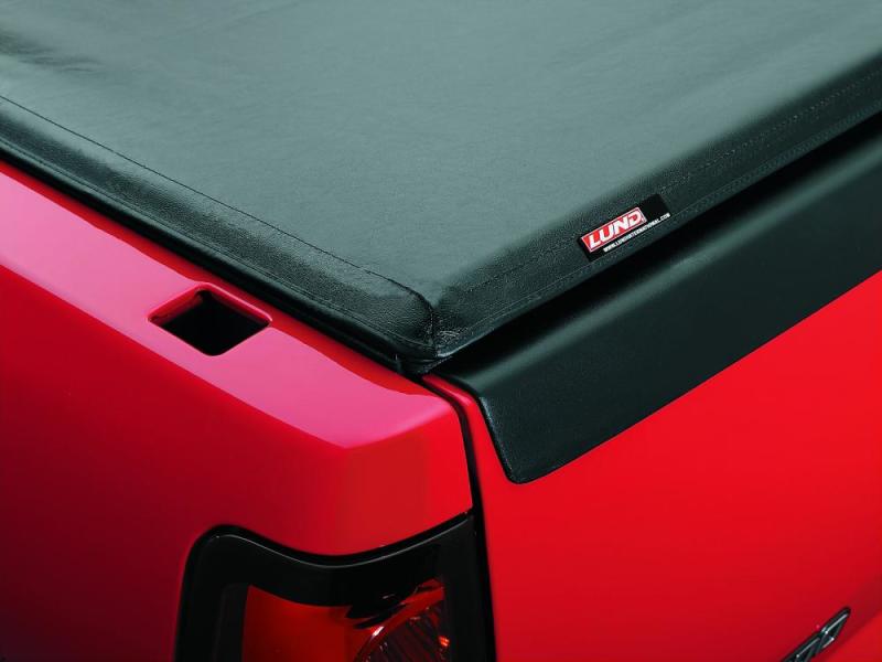 Lund 04-12 Chevy Colorado (6ft. Bed) Genesis Roll Up Tonneau Cover - Black