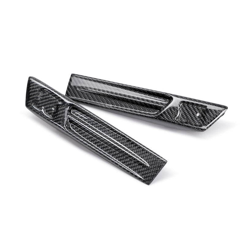 Seibon 09-10 Nissan GTR R35 Carbon Fiber Fender Duct Logos (Pair)-thumbmail-3