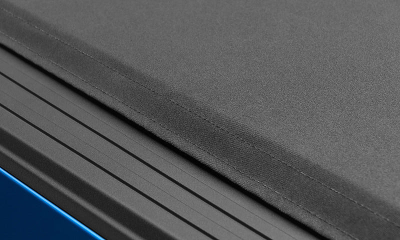 Lund 15-17 Chevy Colorado (5ft. Bed) Genesis Elite Roll Up Tonneau Cover - Black-thumbmail-19