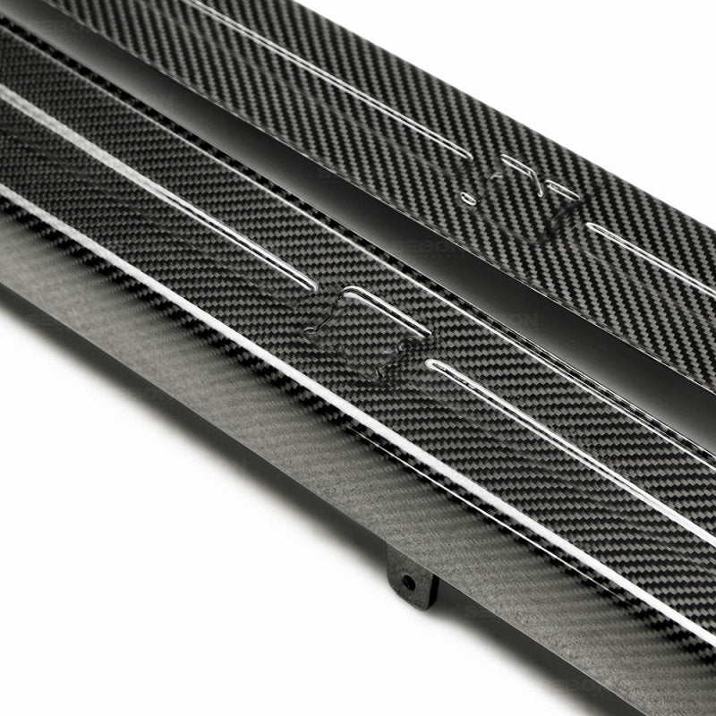 Seibon 09-10 Nissan GTR R35 OEM Style Carbon Fiber Door Sills (Pair)-thumbmail-7