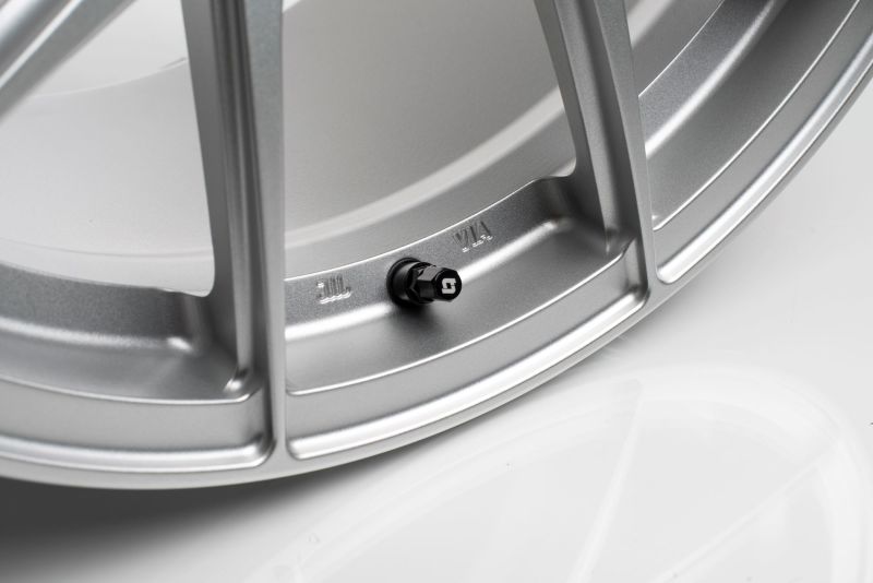 Titan 7 T-CS5 18x9.5 5x114.3 +40 Offset / 73 CB Iridium Silver Wheel (Hub Ring Req.)